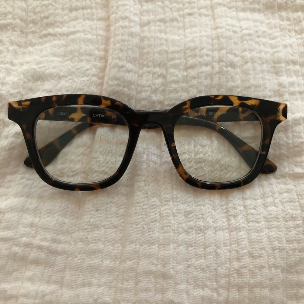 Tortoise shell glasses